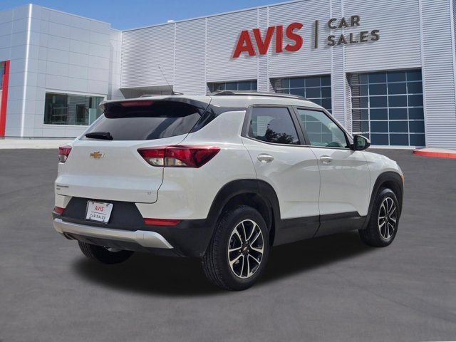 Used 2025 Chevrolet TrailBlazer LT AWD/4WD image 6