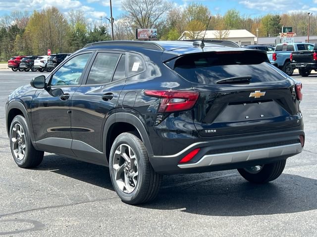 New 2026 Chevrolet Trax LT w/ Driver Confidence Package FWD image 6