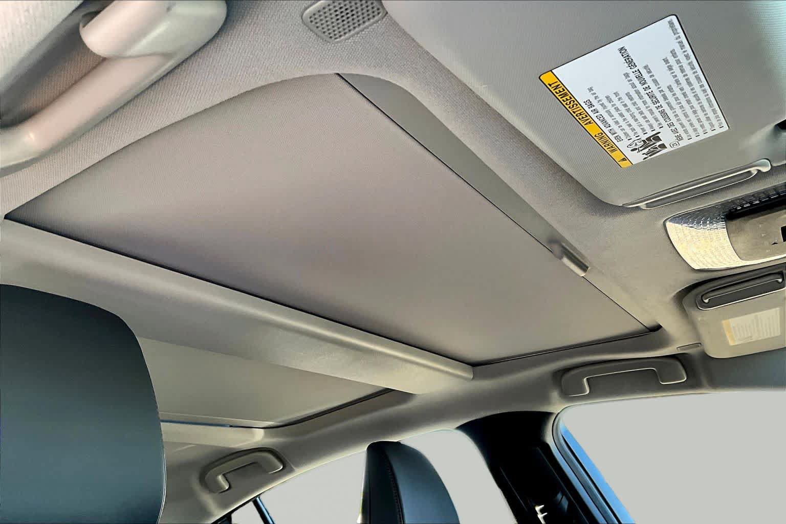 Used 2023 Toyota Prius Prime Premium FWD image 13