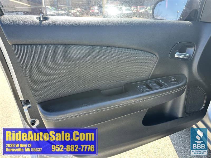 Used 2013 Dodge Avenger SXT w/ Rallye Appearance Group FWD image 9