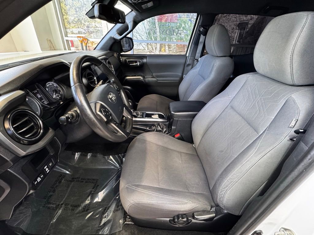 Used 2019 Toyota Tacoma TRD Off-Road image 18