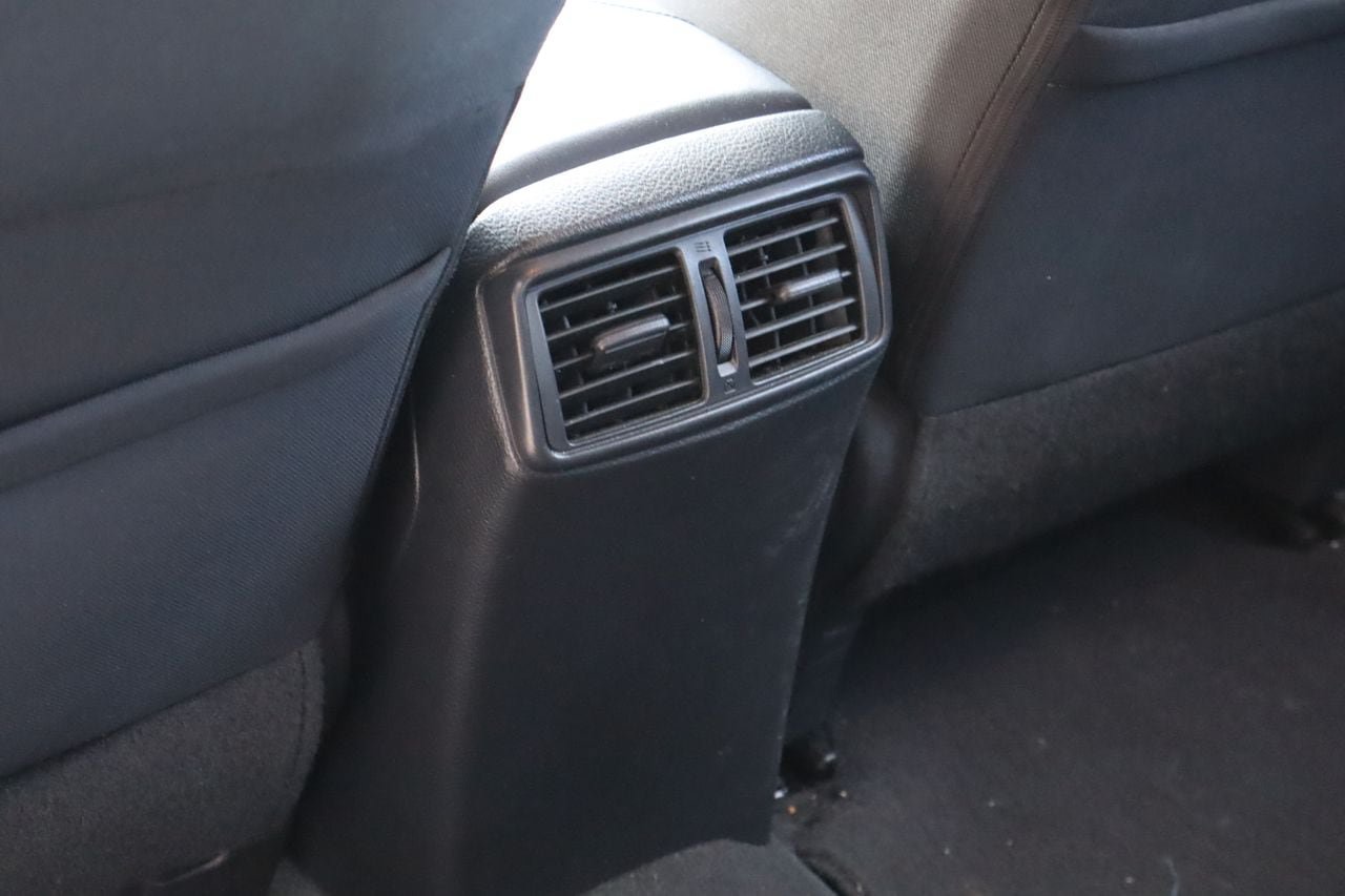Used 2018 Nissan Rogue S FWD image 18