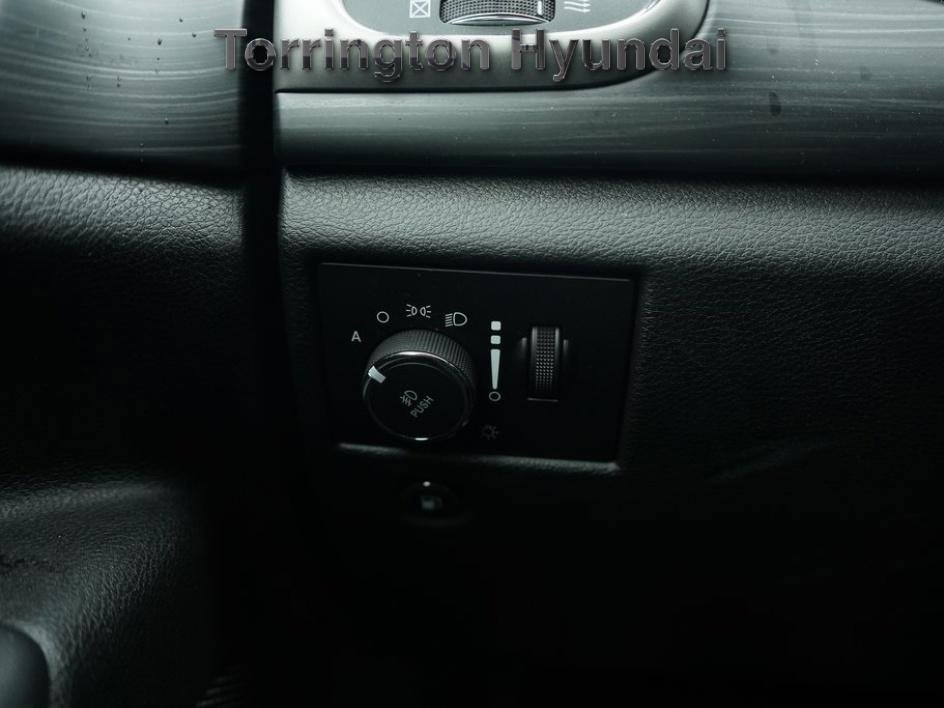 Used 2020 Jeep Grand Cherokee Laredo image 16