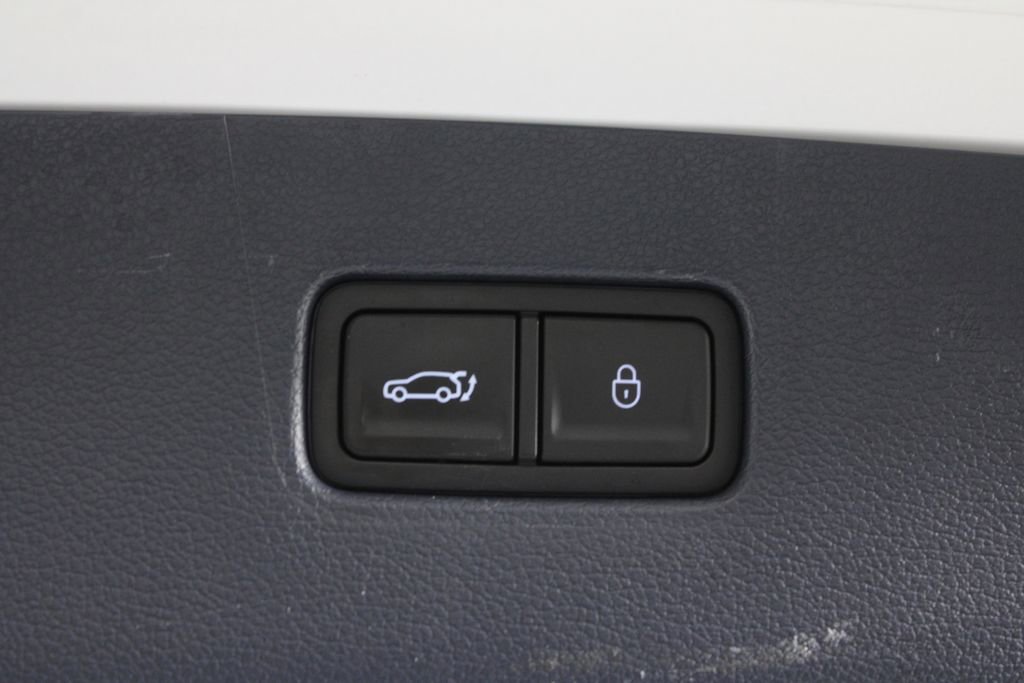 Used 2023 Genesis GV80 2.5T w/ Prestige 20" Package image 16