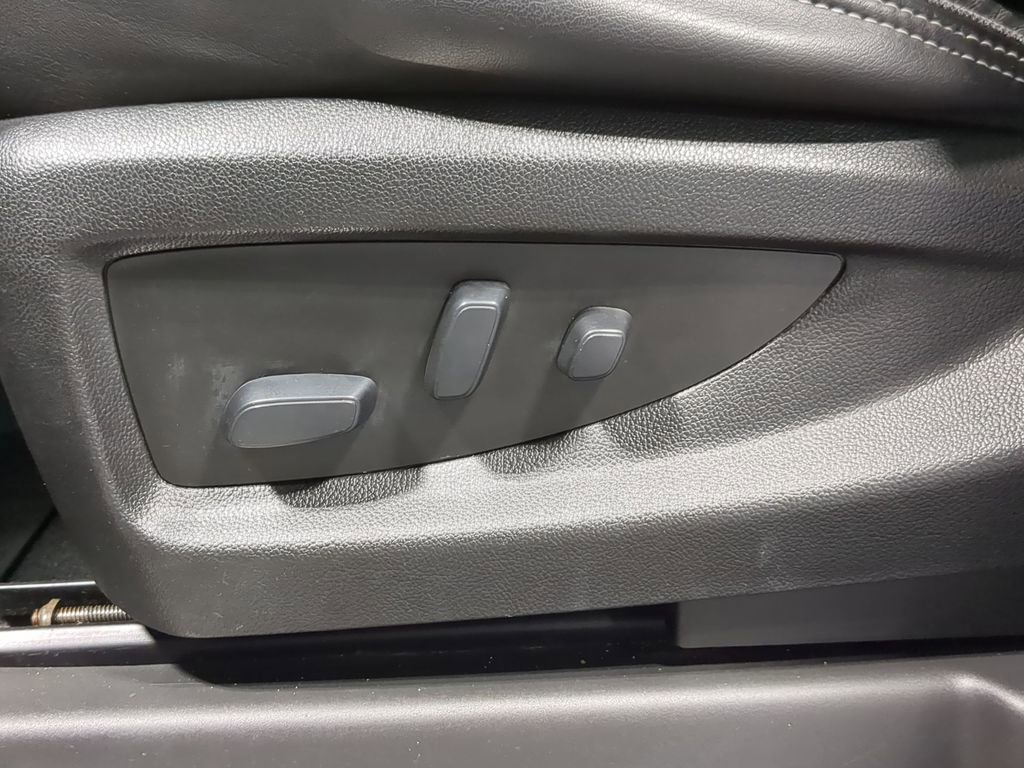 Used 2020 GMC Yukon Denali image 21