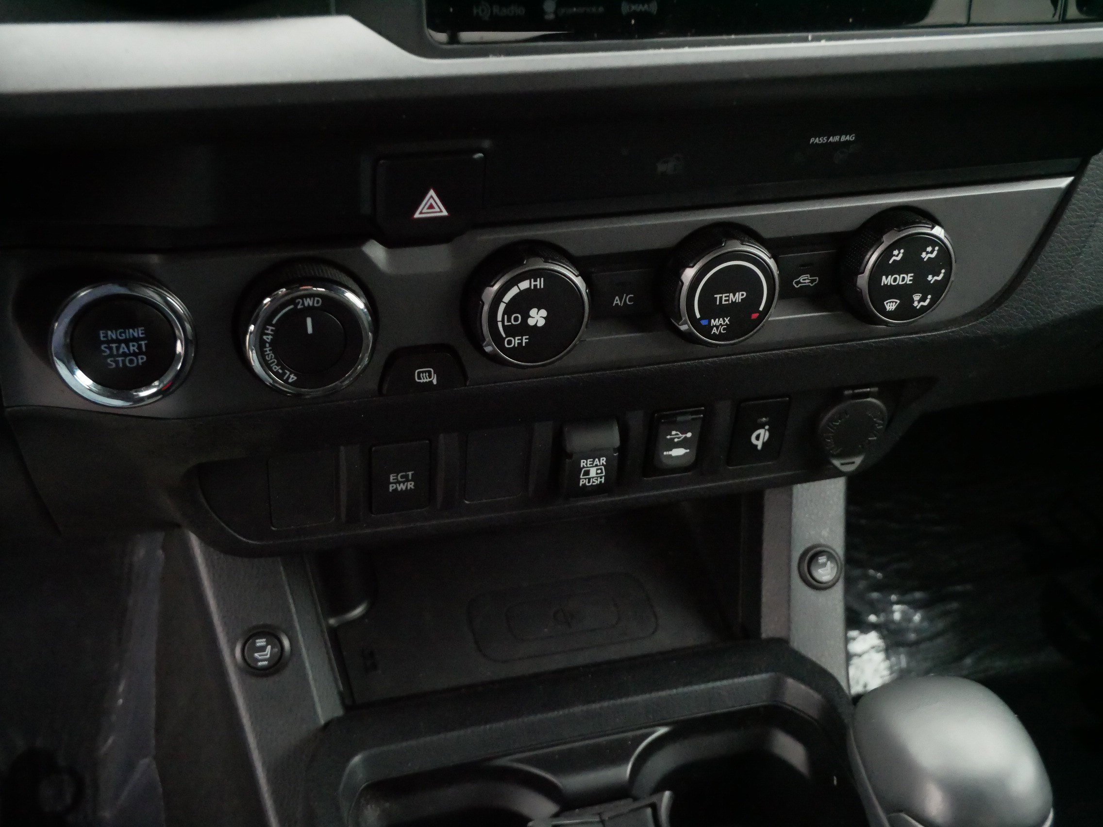 Used 2019 Toyota Tacoma TRD Sport AWD/4WD image 23