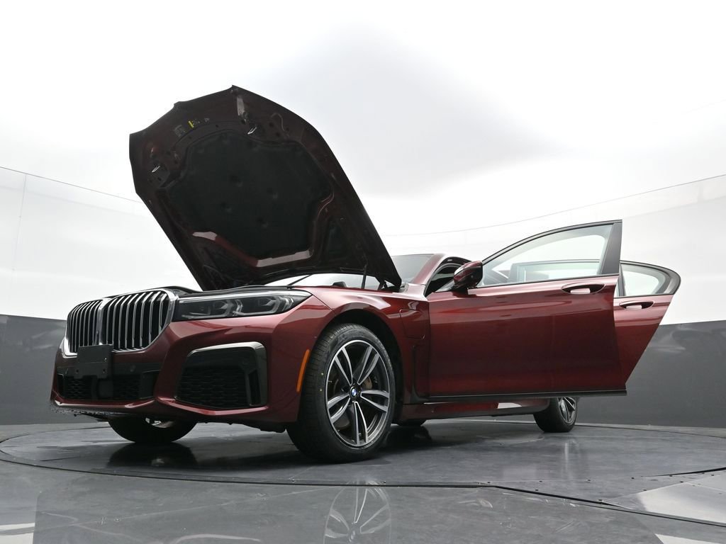 Used 2020 BMW 745e xDrive image 41