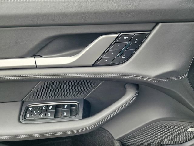 Used 2025 Porsche Taycan 4S image 21