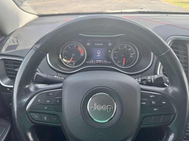 Used 2020 Jeep Cherokee Trailhawk w/ Cold Weather Group AWD/4WD image 21