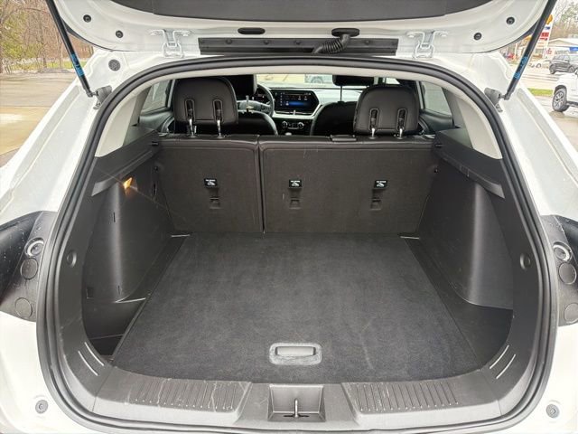 Certified 2025 Chevrolet Trax LT FWD image 13