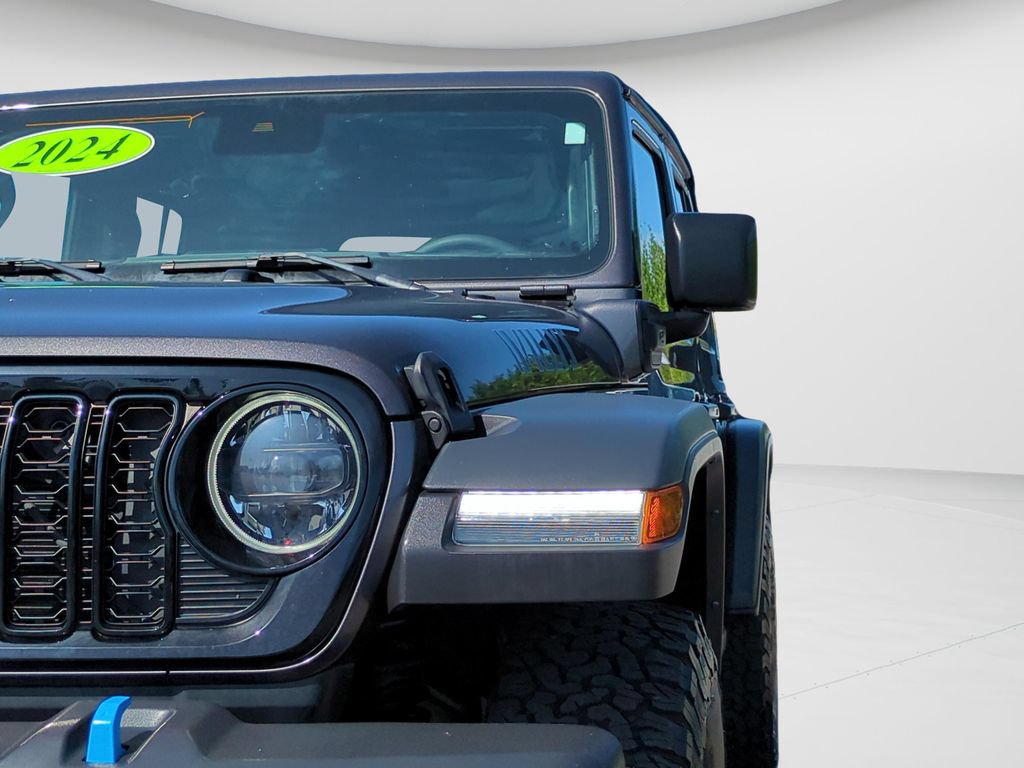 Used 2024 Jeep Wrangler Unlimited AWD/4WD image 22