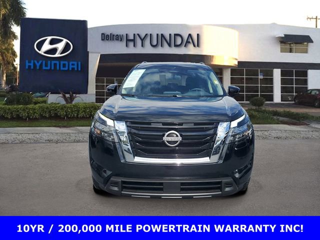 Used 2025 Nissan Pathfinder SV image 2