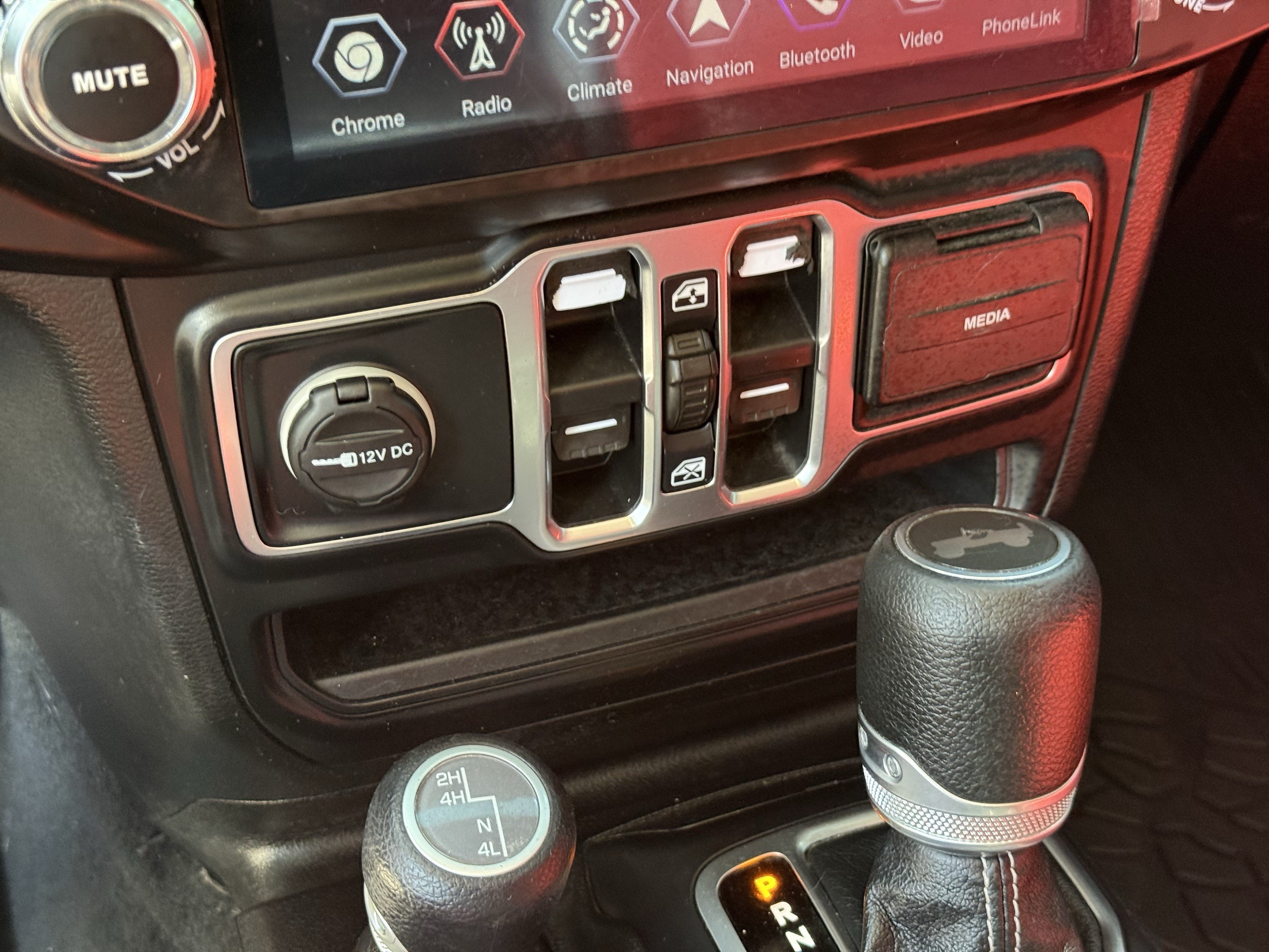 Used 2020 Jeep Wrangler Unlimited Sahara AWD/4WD image 22