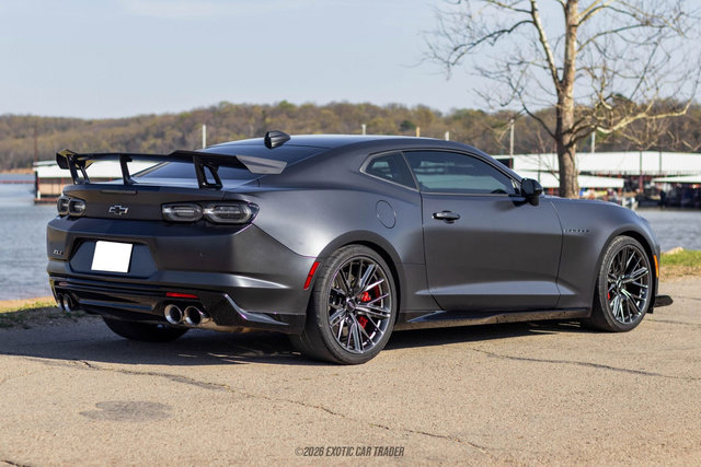 Used 2024 Chevrolet Camaro ZL1 RWD image 8