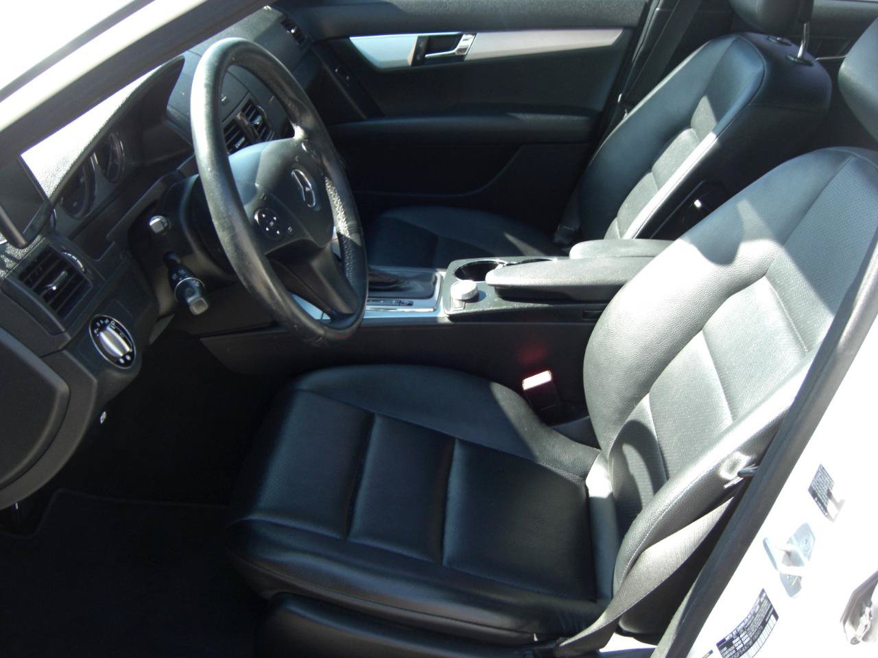 Used 2008 Mercedes-Benz C 300 Sedan image 18