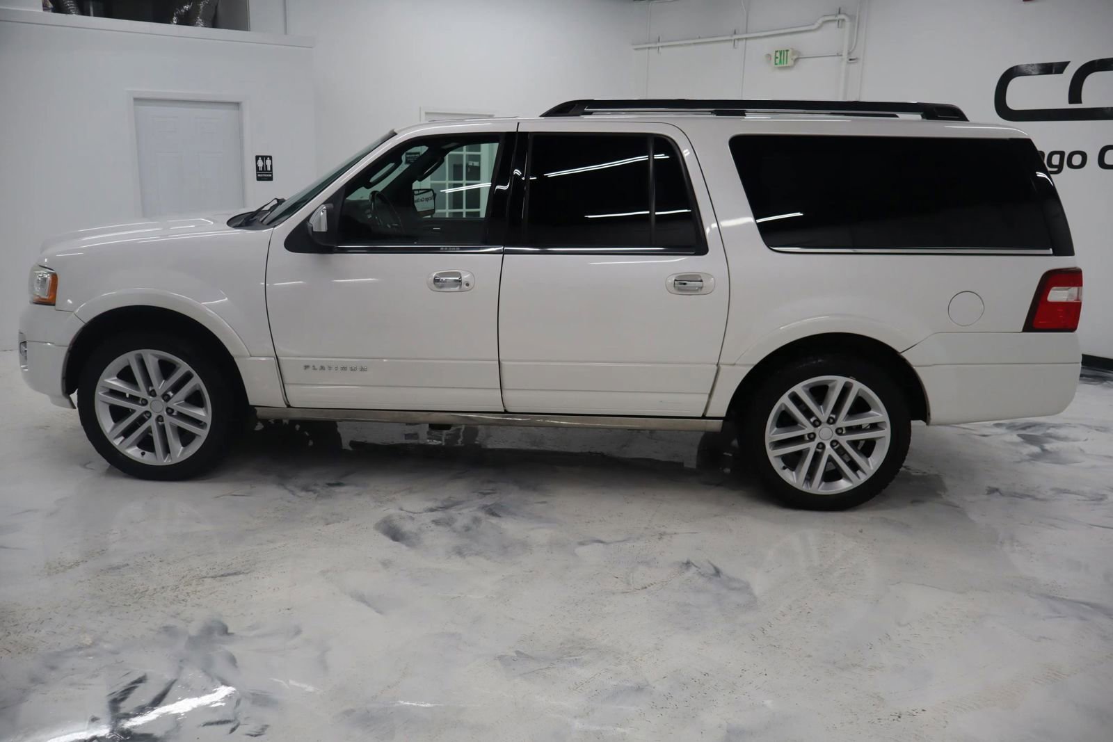 Used 2016 Ford Expedition EL Platinum image 8