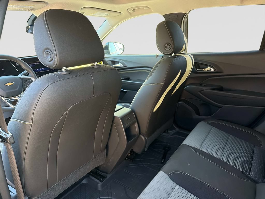 Used 2026 Chevrolet Trax LT w/ Sunroof Package FWD image 15