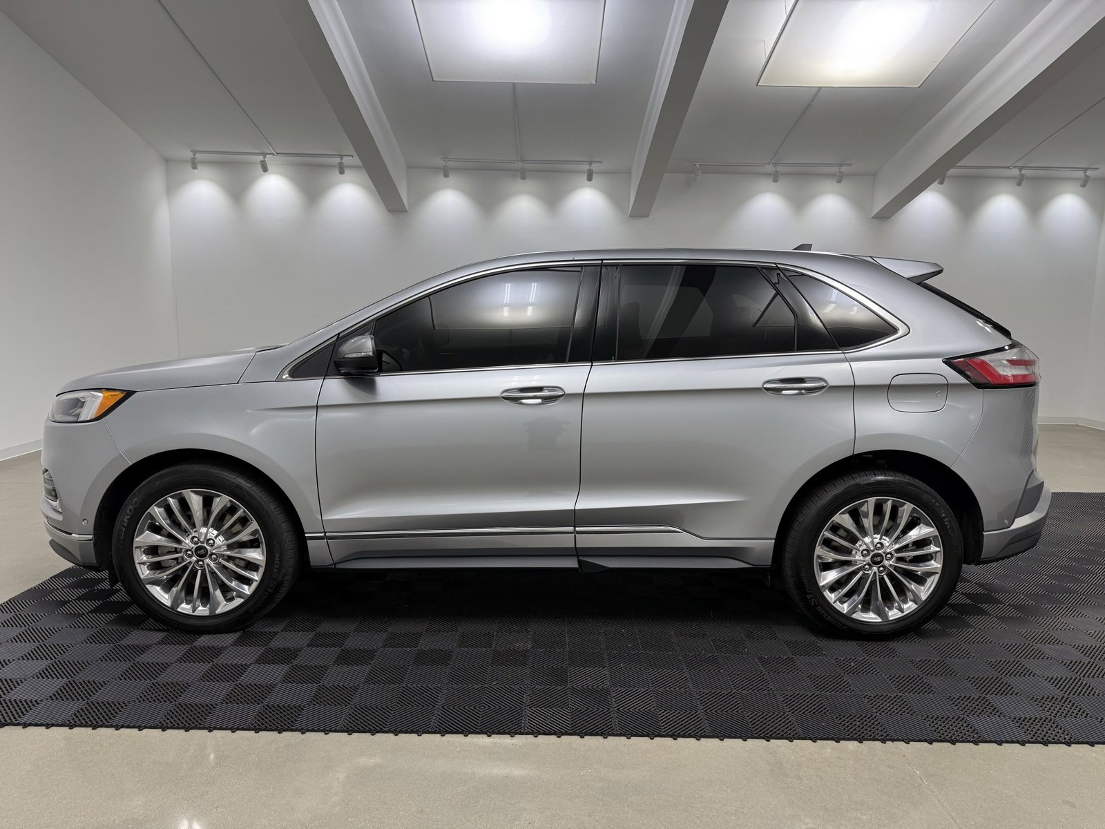 Used 2024 Ford Edge Titanium w/ Titanium Elite Package image 5