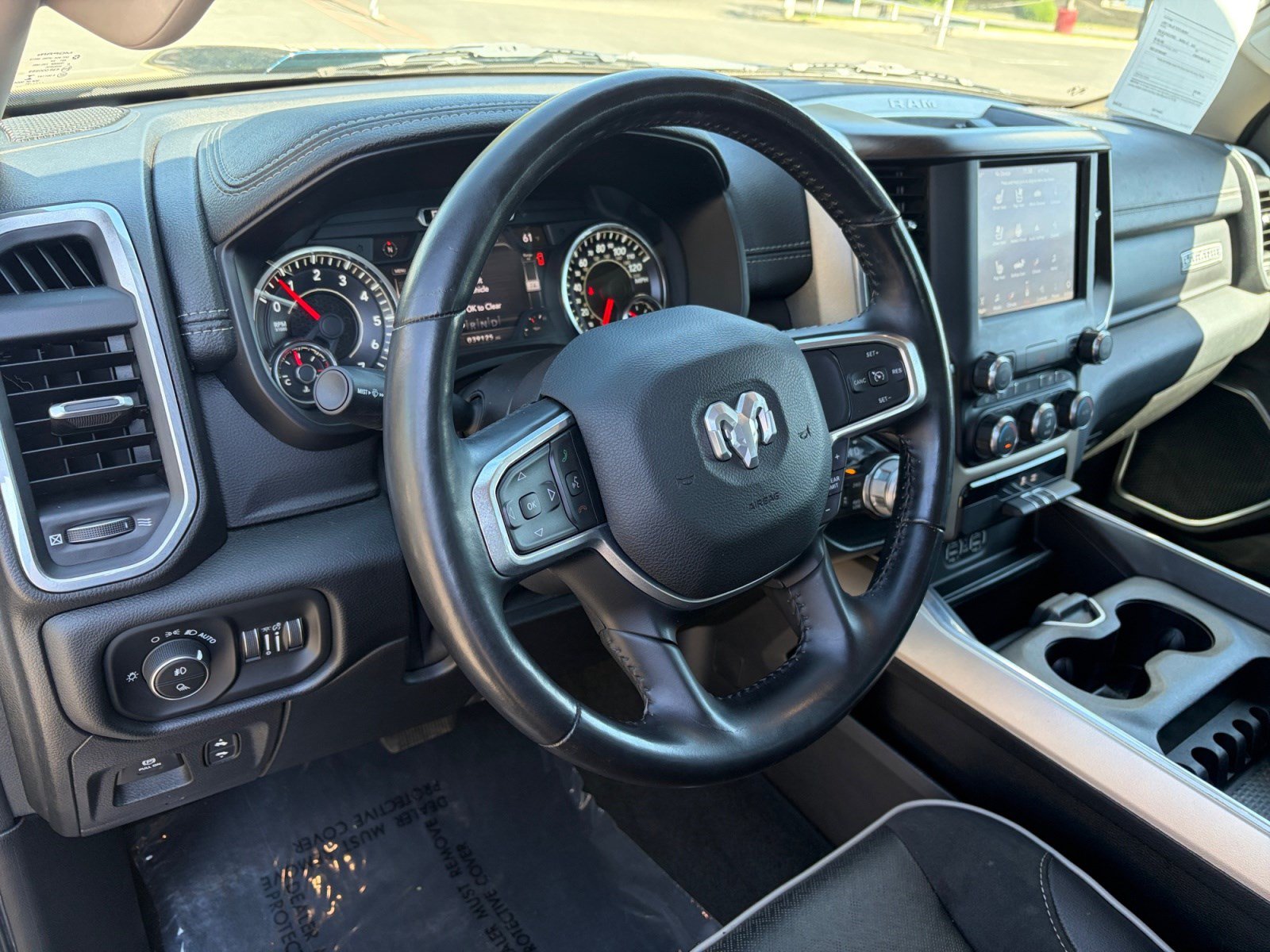 Used 2021 RAM 1500 Laramie AWD/4WD image 10