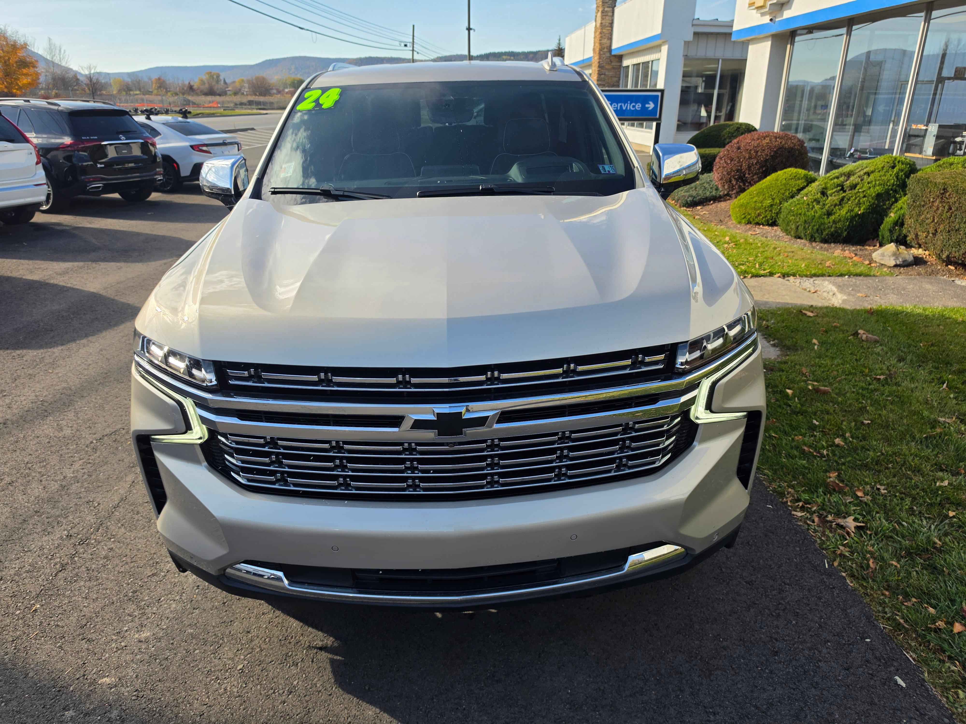 Used 2024 Chevrolet Tahoe Premier w/ Advanced Technology Package AWD/4WD image 9