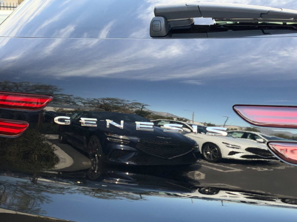Used 2025 Genesis Electrified GV70 w/ Prestige Package AWD/4WD image 29