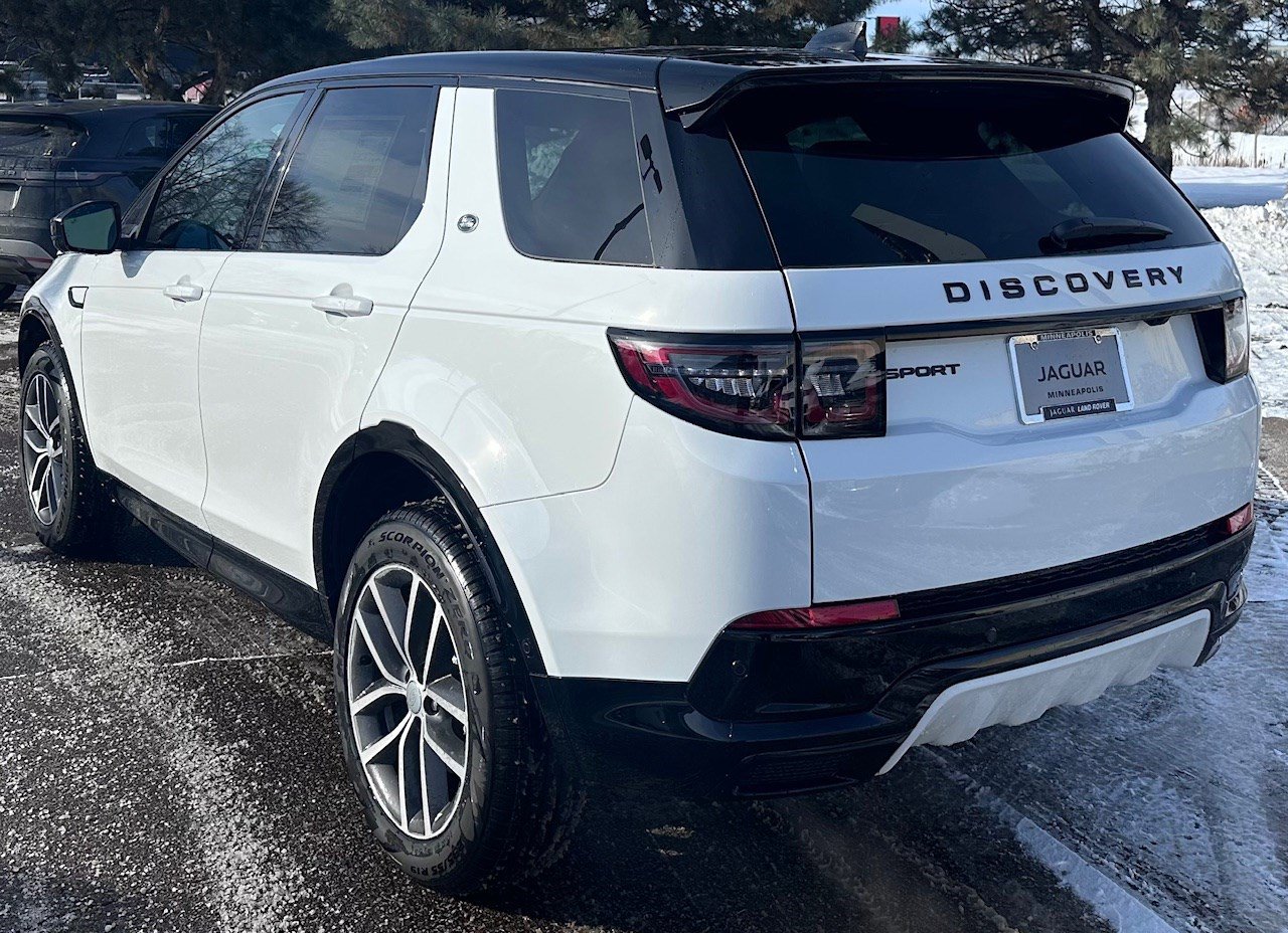 New 2026 Land Rover Discovery Sport Landmark image 7