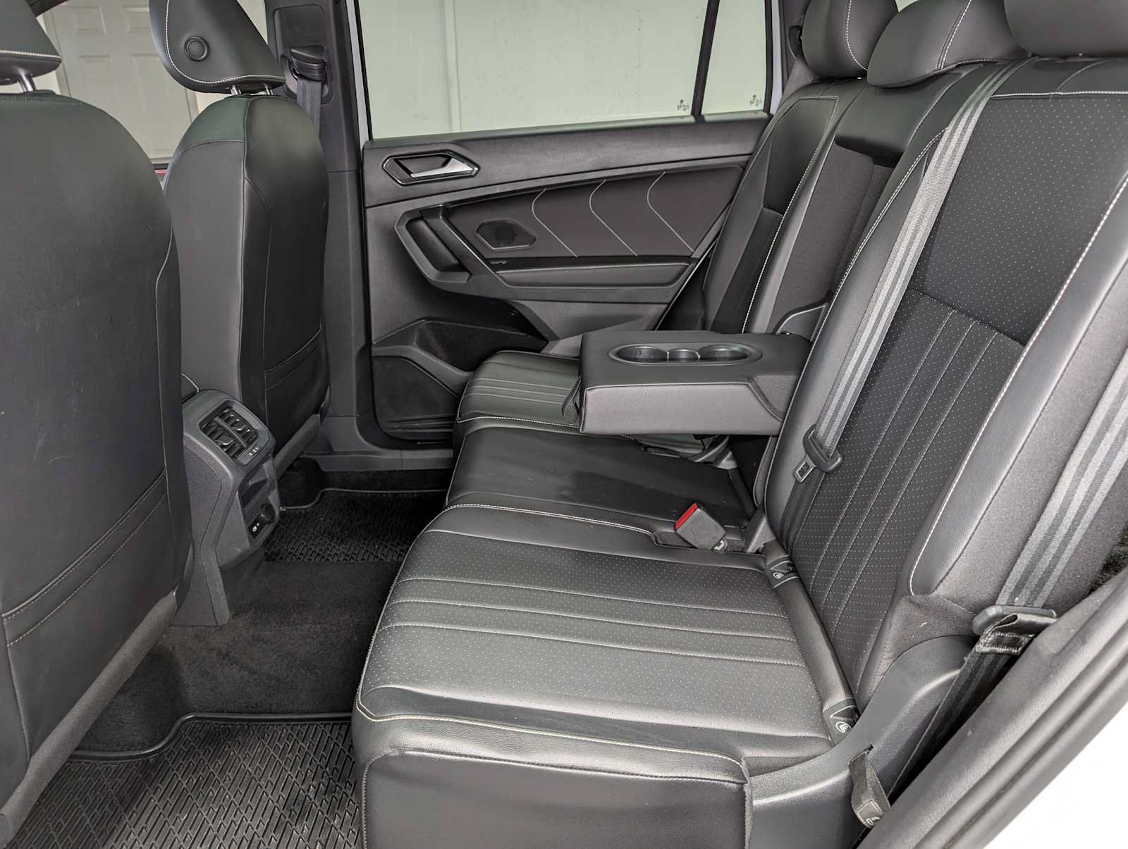 Used 2022 Volkswagen Tiguan SE R-Line AWD/4WD image 23