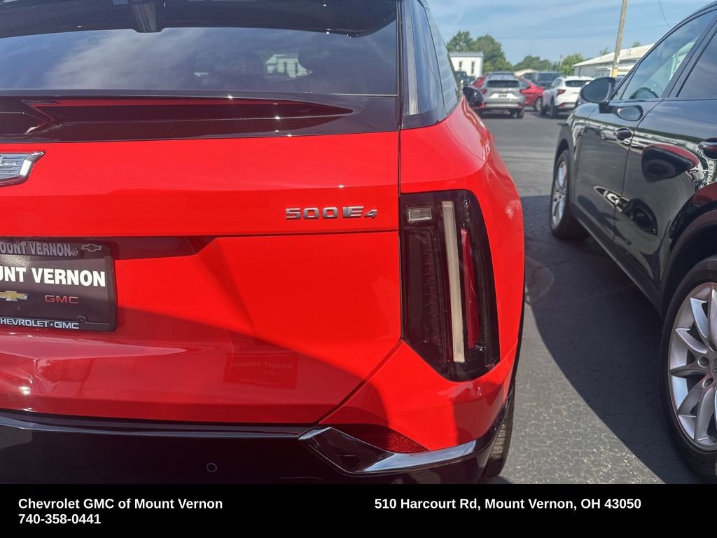 Used 2025 Cadillac Optiq Sport 1 w/ LPO, ONYX Package image 9