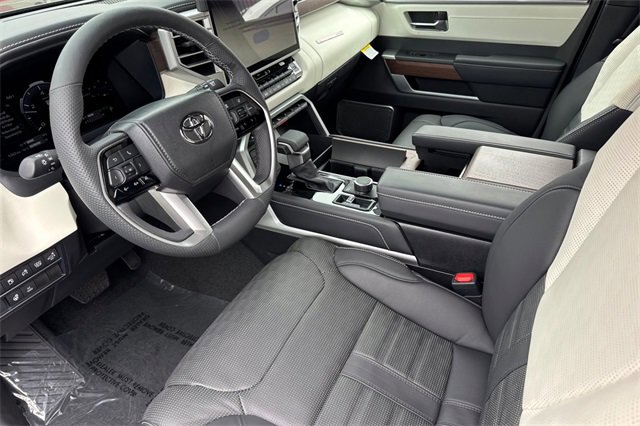 Used 2025 Toyota Sequoia Capstone image 8