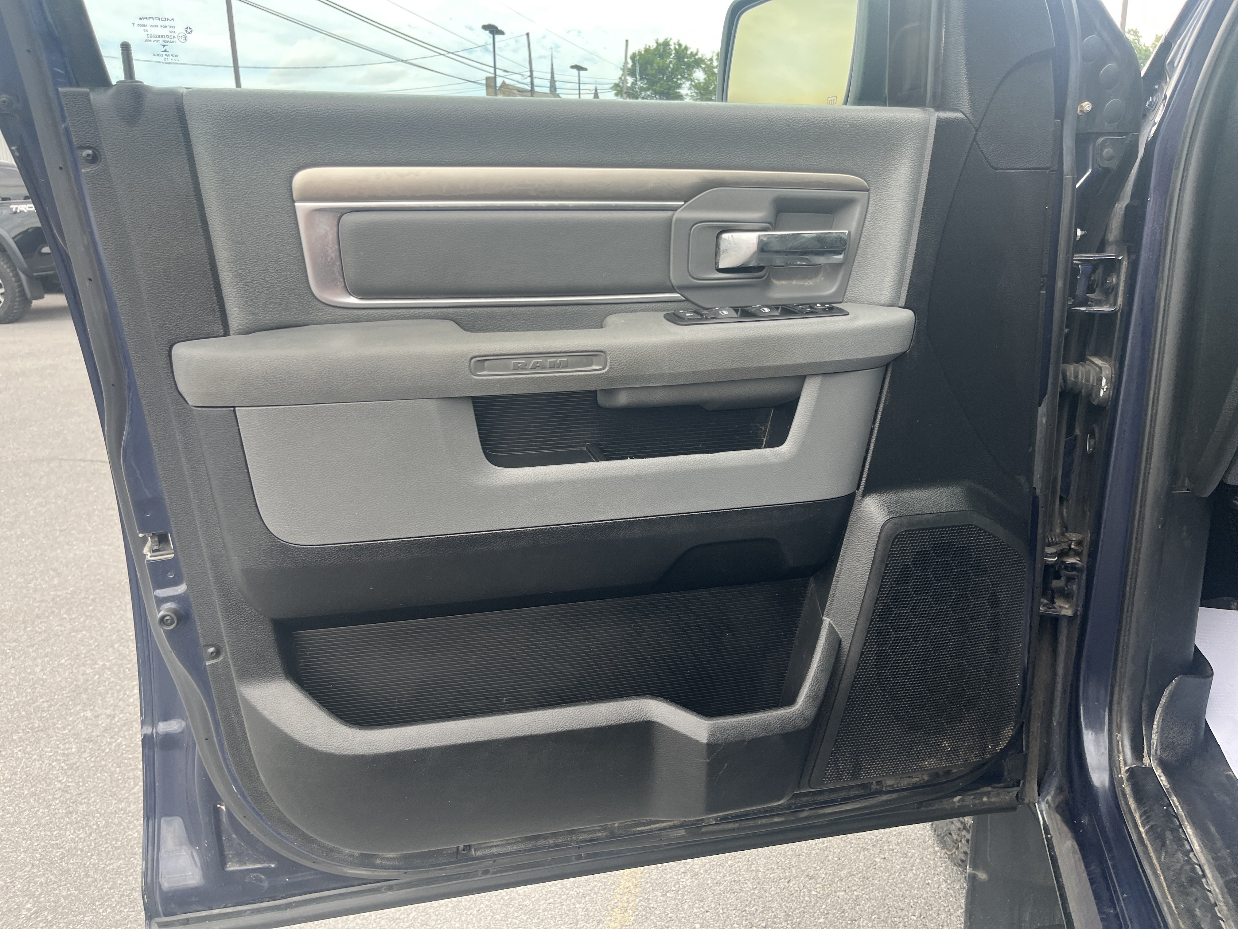 Used 2015 RAM 1500 Outdoorsman AWD/4WD image 17