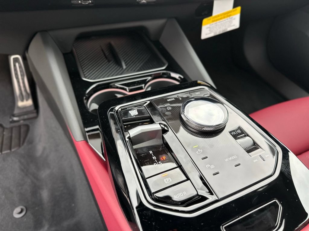 New 2026 BMW 530i xDrive w/ M Sport Package AWD/4WD image 32