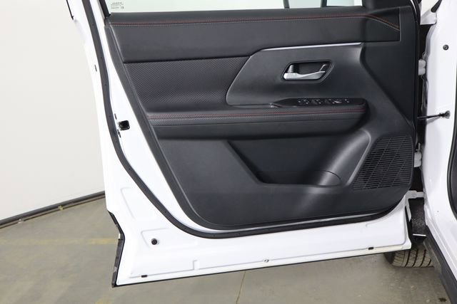 Used 2025 Nissan Kicks SR FWD image 20
