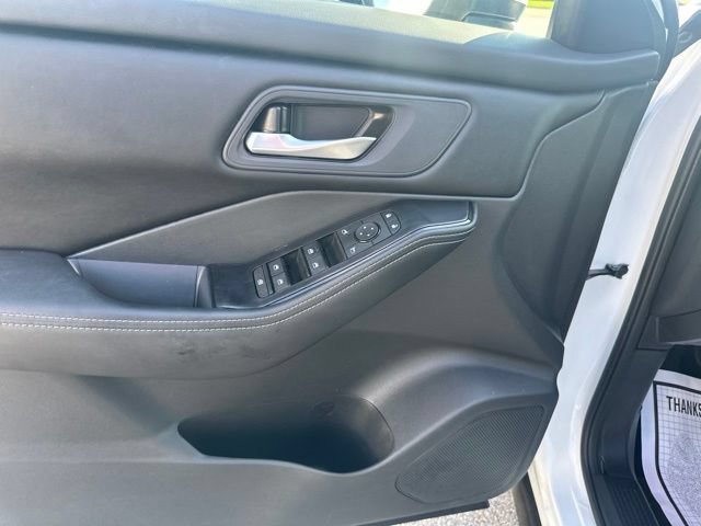 Used 2026 Nissan Rogue SV FWD image 32