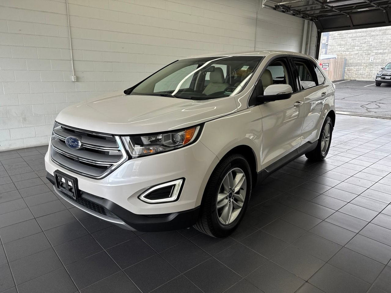 Used 2015 Ford Edge SEL w/ Equipment Group 201A AWD/4WD image 4
