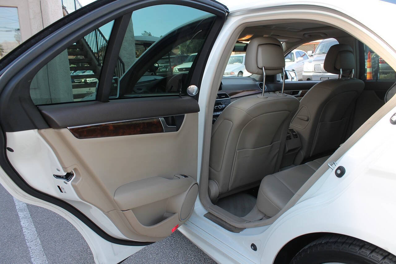 Used 2012 Mercedes-Benz C 250 Sedan image 23