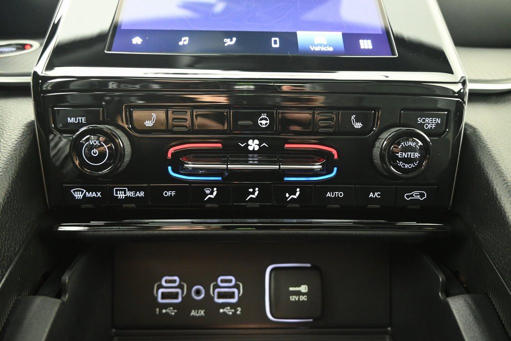 New 2025 Jeep Grand Cherokee Altitude image 28