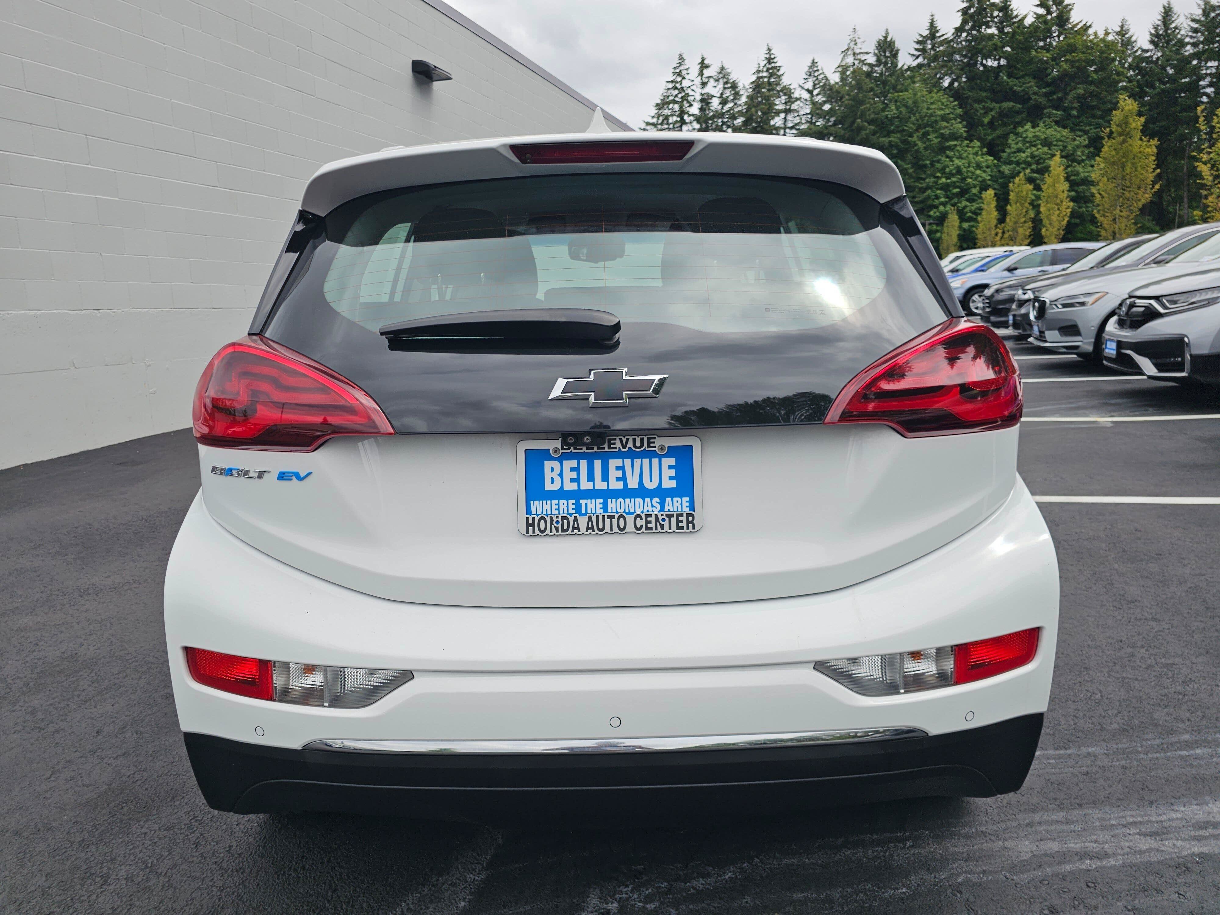Used 2019 Chevrolet Bolt Premier w/ Infotainment Package FWD image 6