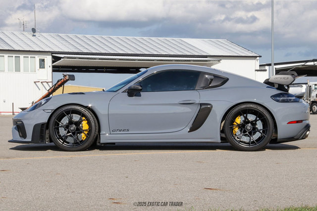 Used 2023 Porsche 718 Cayman GT4 RS image 3