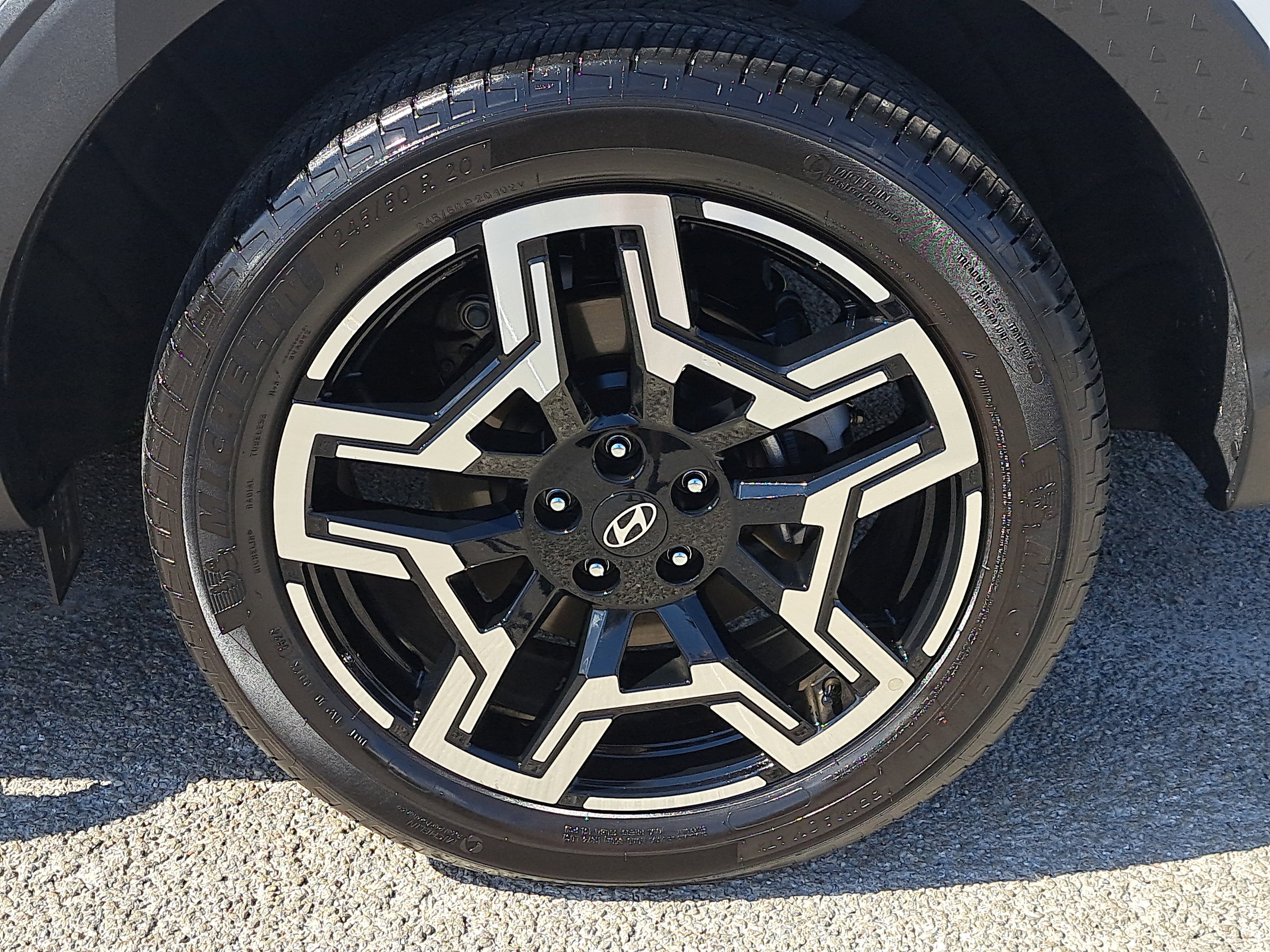 Certified 2025 Hyundai Santa Cruz Limited image 5