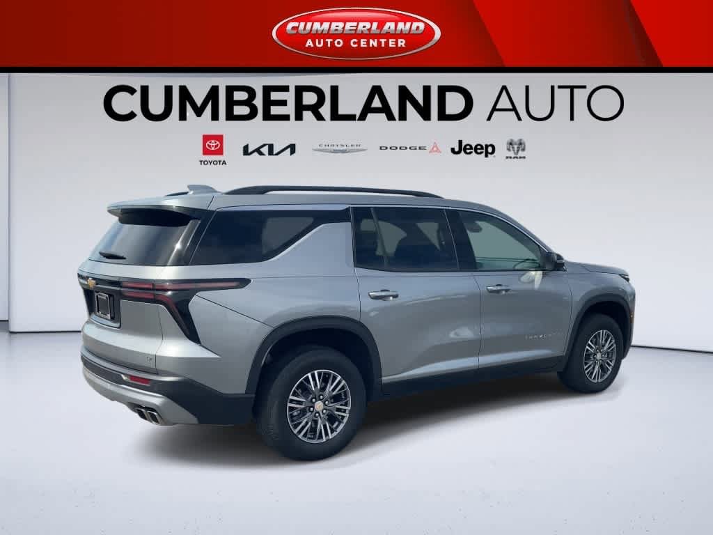 Used 2024 Chevrolet Traverse LT w/ Trailering Package FWD image 8