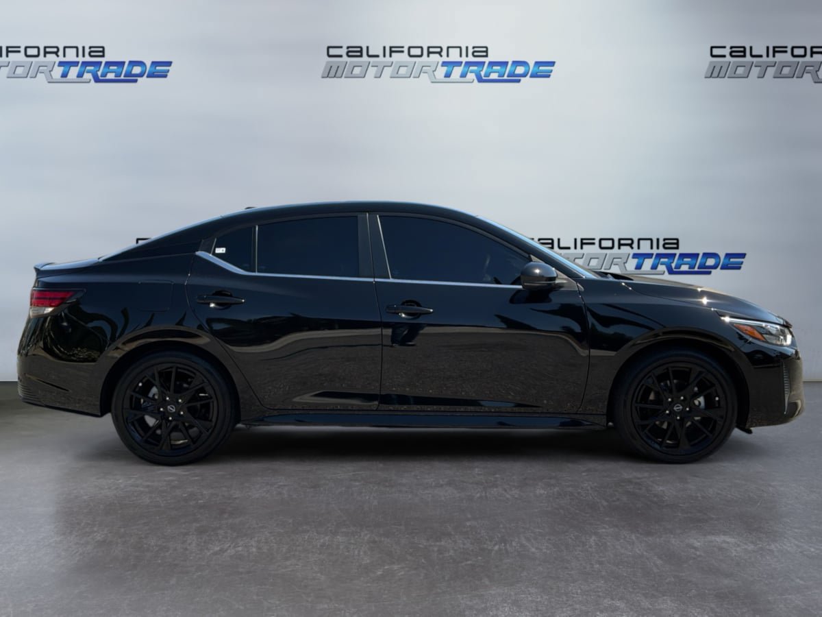 Used 2025 Nissan Sentra SR w/ Midnight Edition FWD image 4