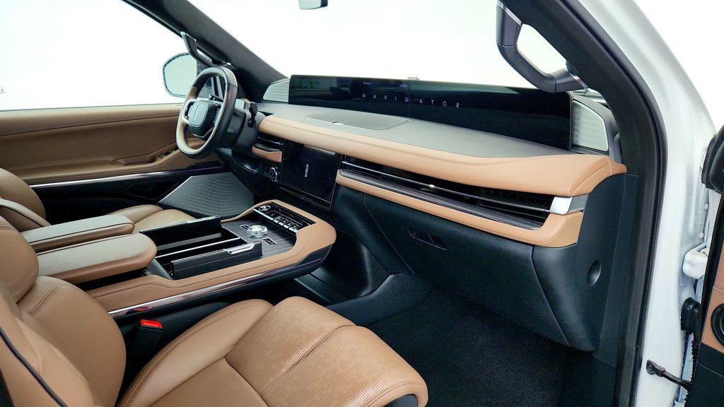 Used 2025 Lincoln Navigator L Black Label image 31