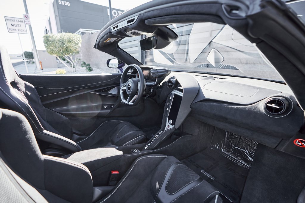 Used 2024 McLaren 750S Spider image 39