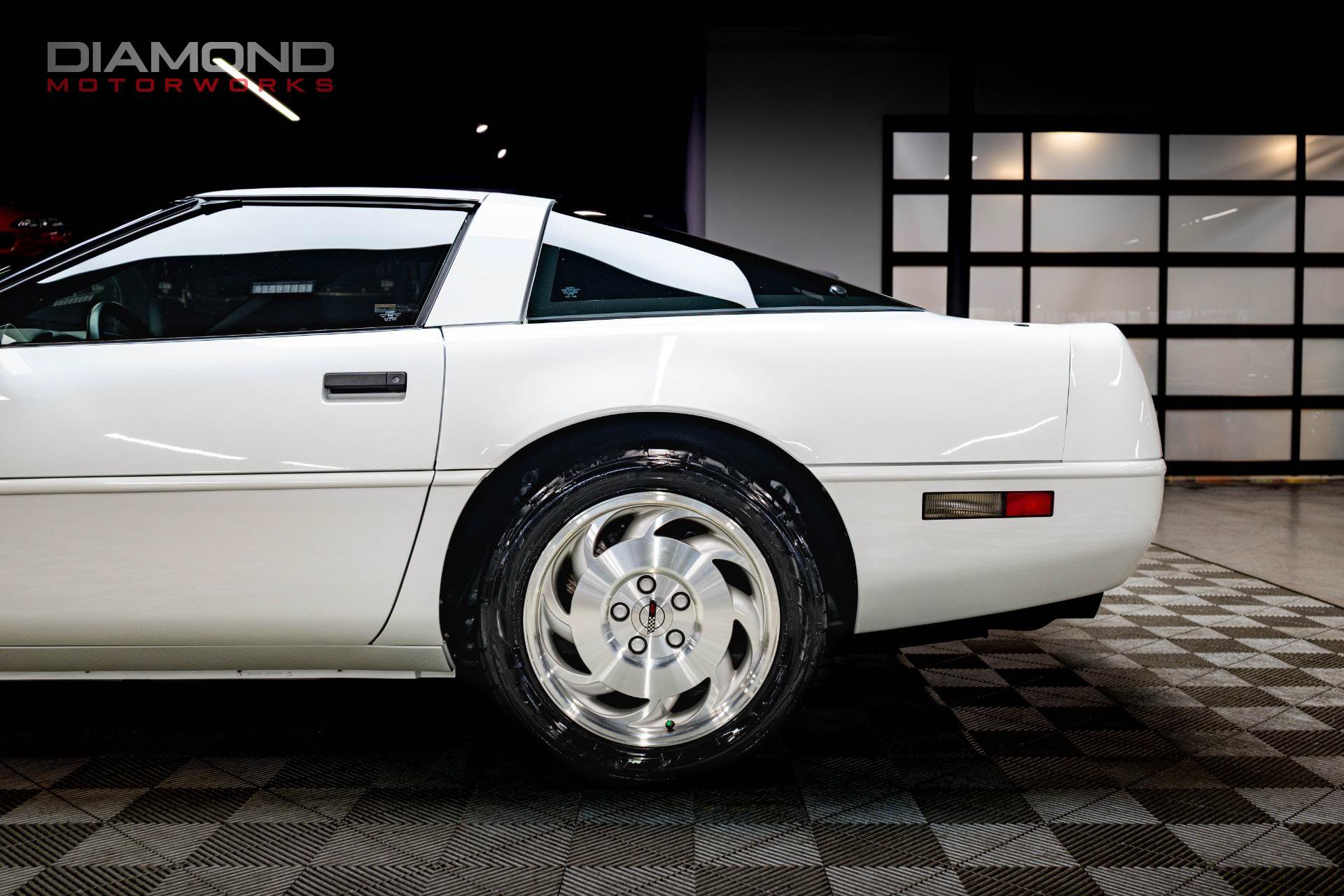 Used 1995 Chevrolet Corvette Coupe RWD image 13