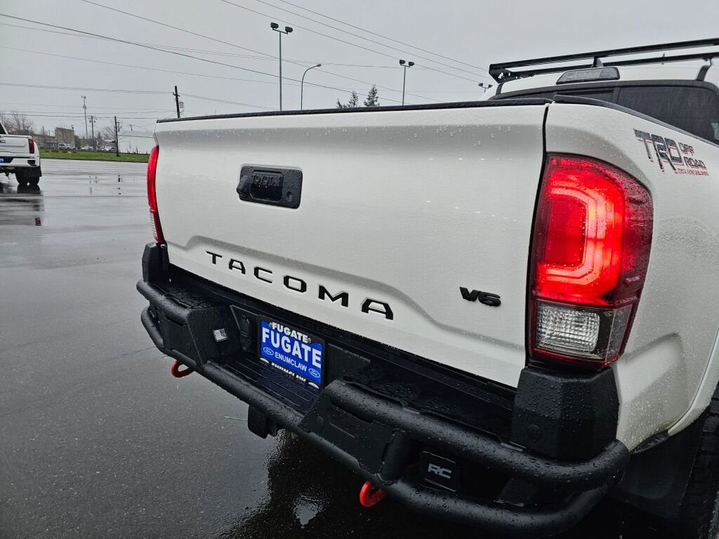 Used 2016 Toyota Tacoma TRD Off-Road image 7