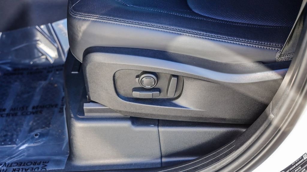 Used 2024 Land Rover Defender 110 X-Dynamic SE image 23