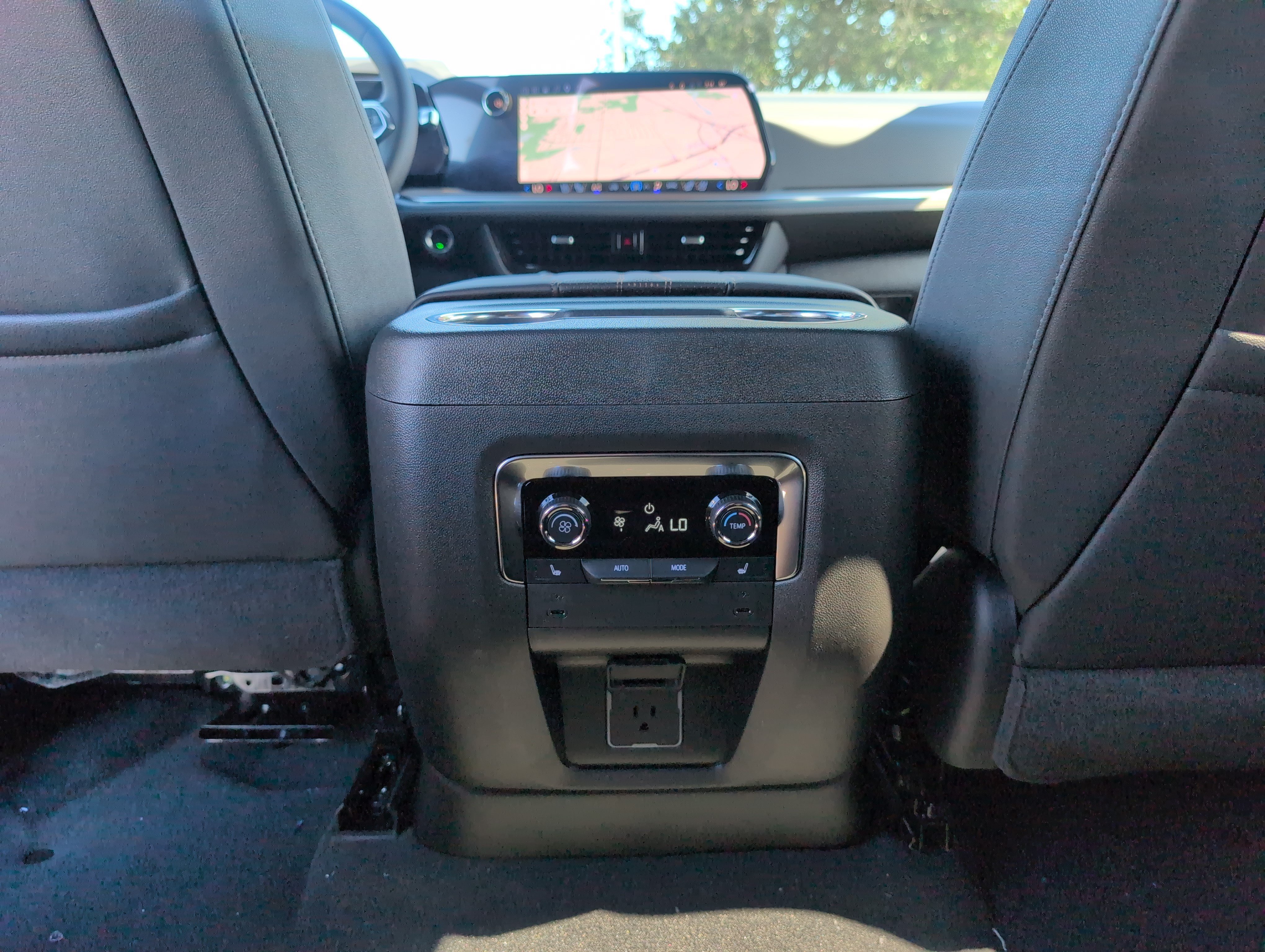 New 2026 Chevrolet Suburban High Country RWD image 32