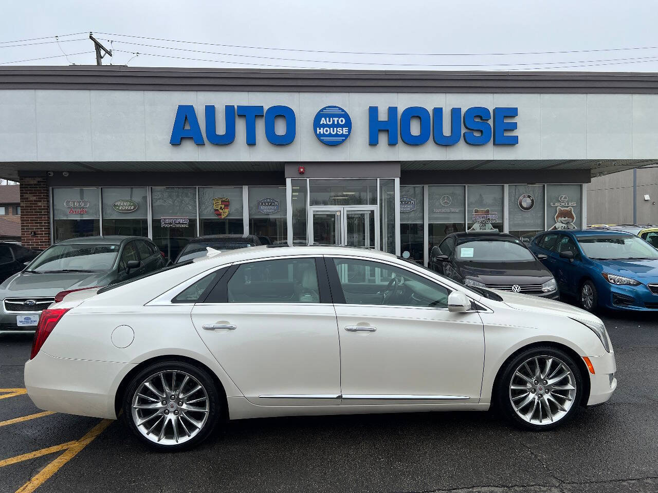 Used 2013 Cadillac XTS Platinum AWD/4WD image 11