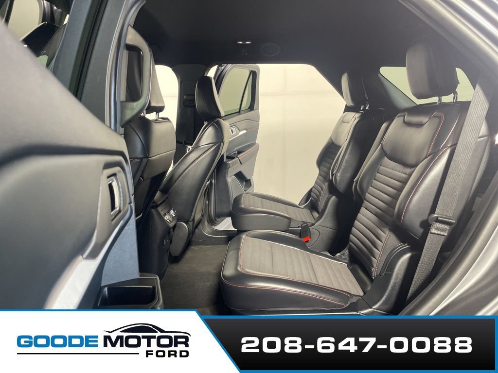 Certified 2025 Ford Explorer ST-Line AWD/4WD image 18