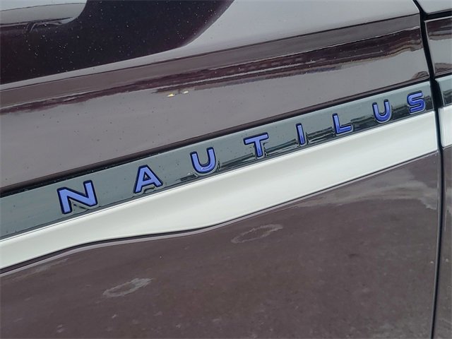 Certified 2025 Lincoln Nautilus Premier image 10